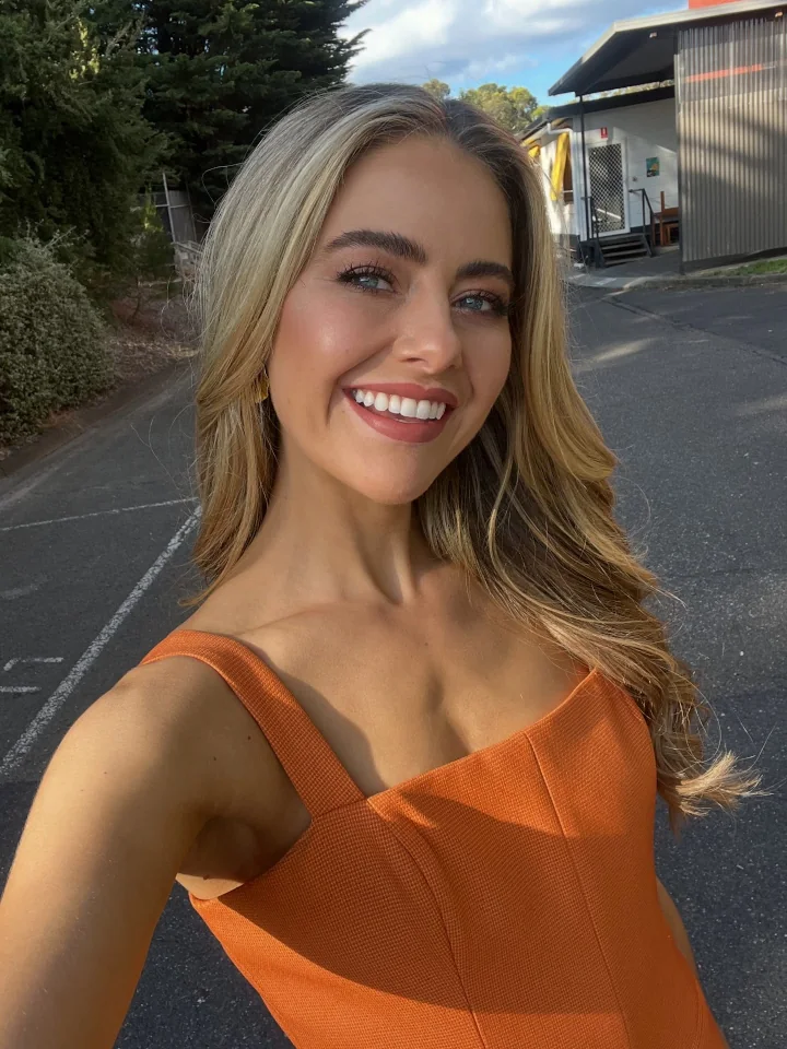 April Rose Pengilly Curvy Body