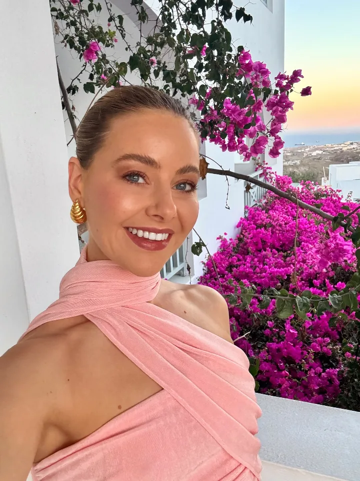 April Rose Pengilly in Neighbours