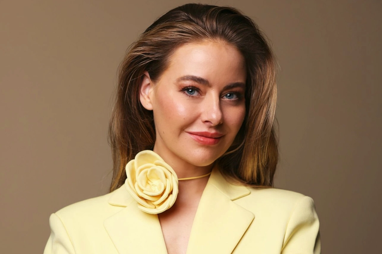 April Rose Pengilly (Australian Actress & Model) Age, Biography, Boyfriend, Marriage, Husband, Family, Children, Career, Early Life, Education, Net Worth, Life Stories & More
