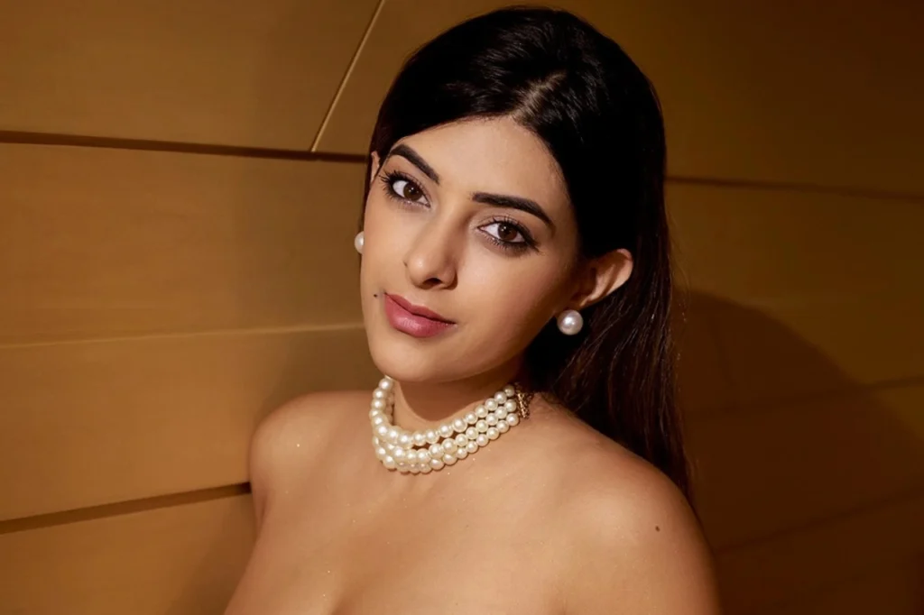 Ayushi Shekhawat Biography