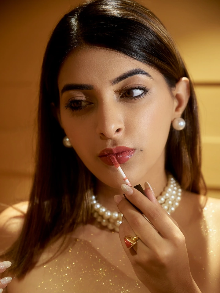 Ayushi Shekhawat Facebook Images