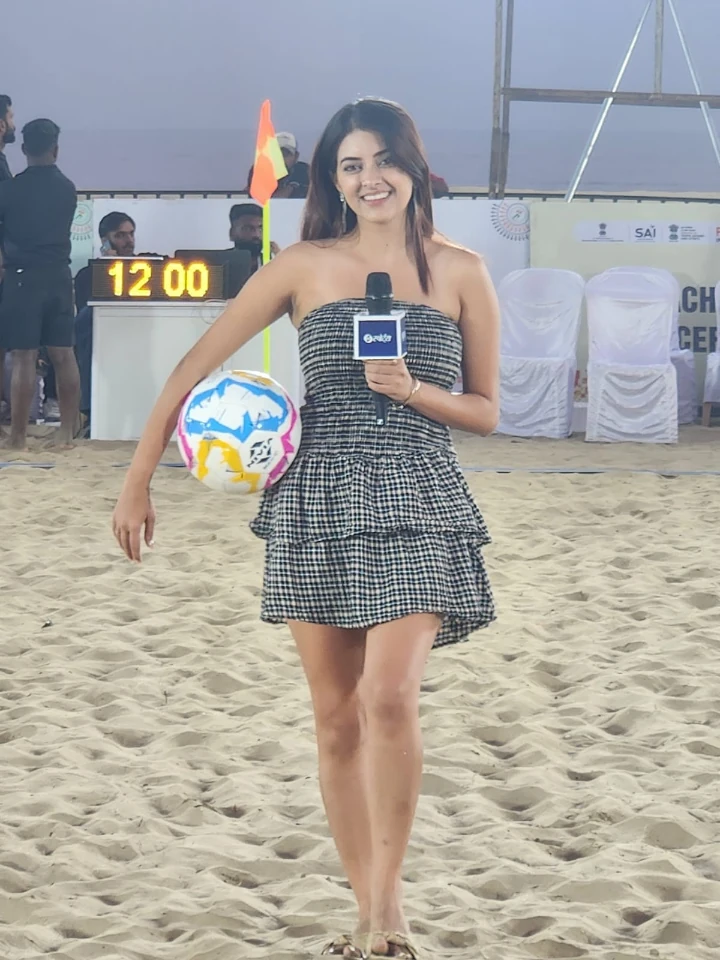 Ayushi Shekhawat Gorgeous Legs