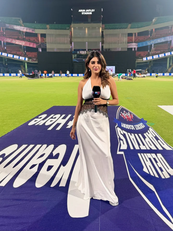 Ayushi Shekhawat Height