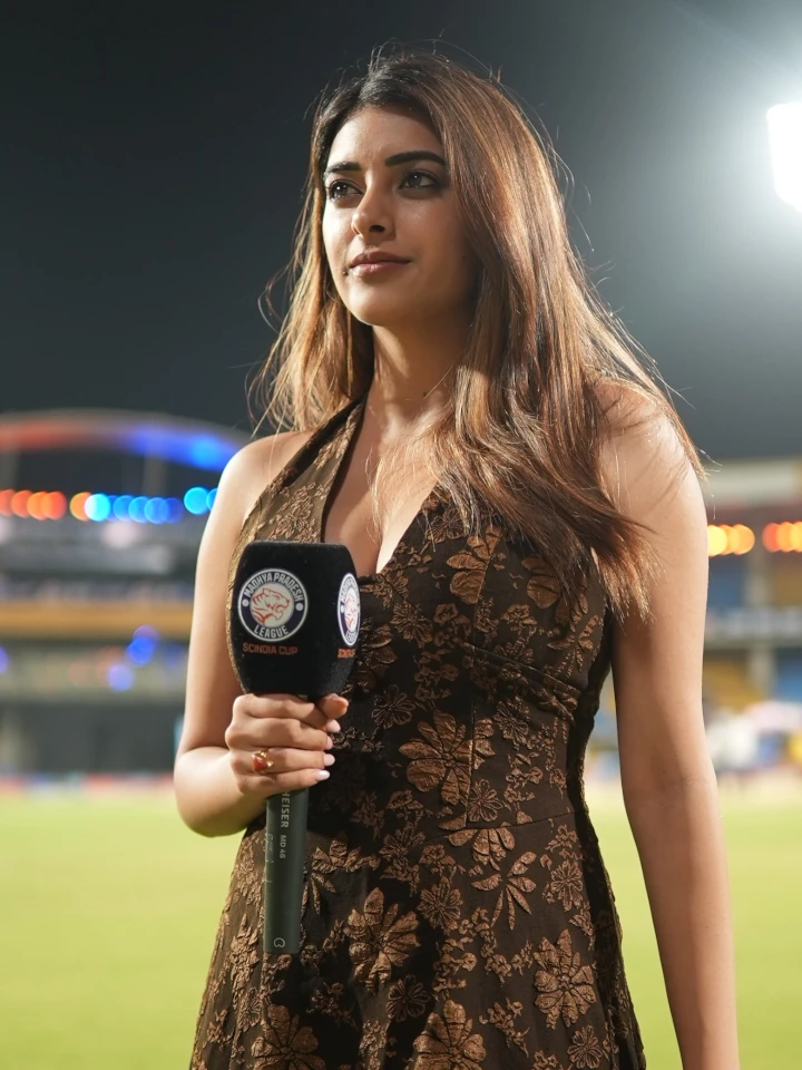Ayushi Shekhawat Hot Dress