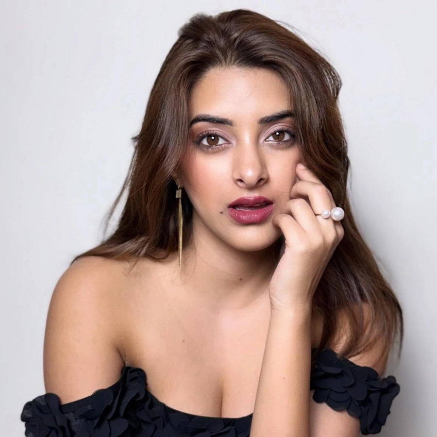 Ayushi Shekhawat Hot Image