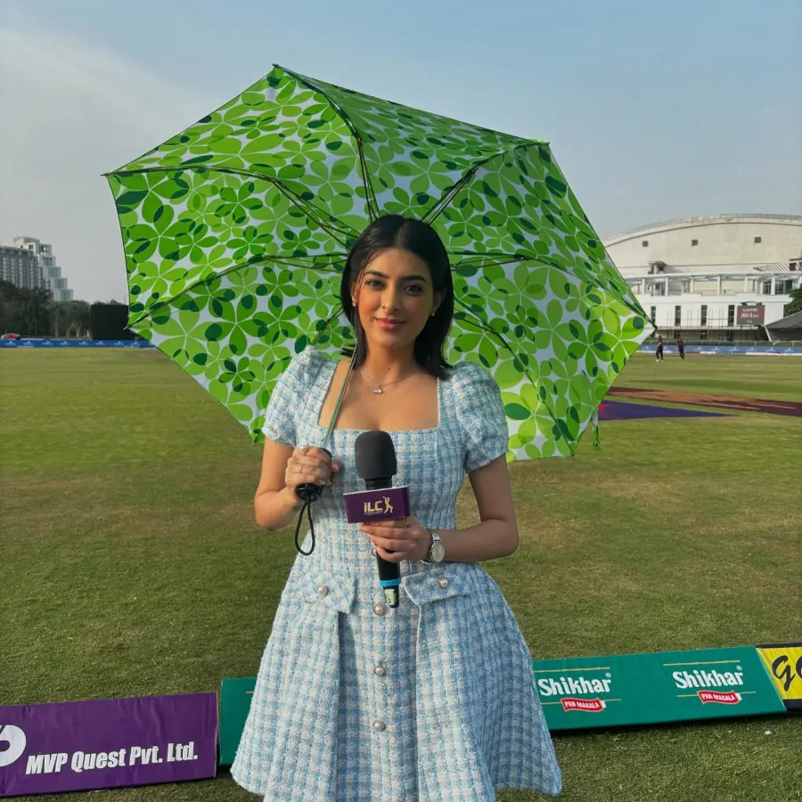Ayushi Shekhawat Hottest Looks