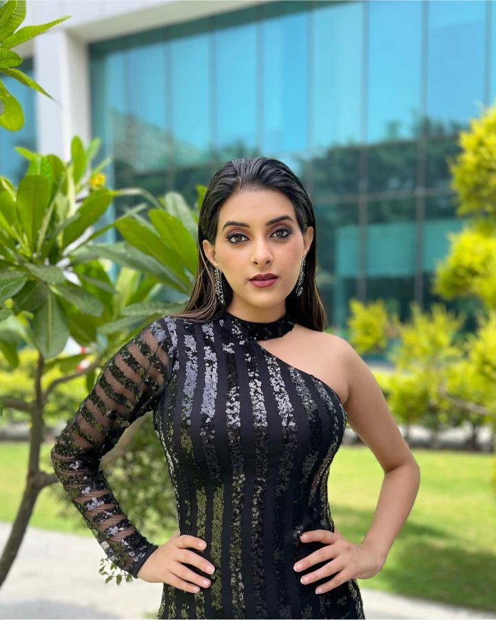 Ayushi Shekhawat Pretty Face