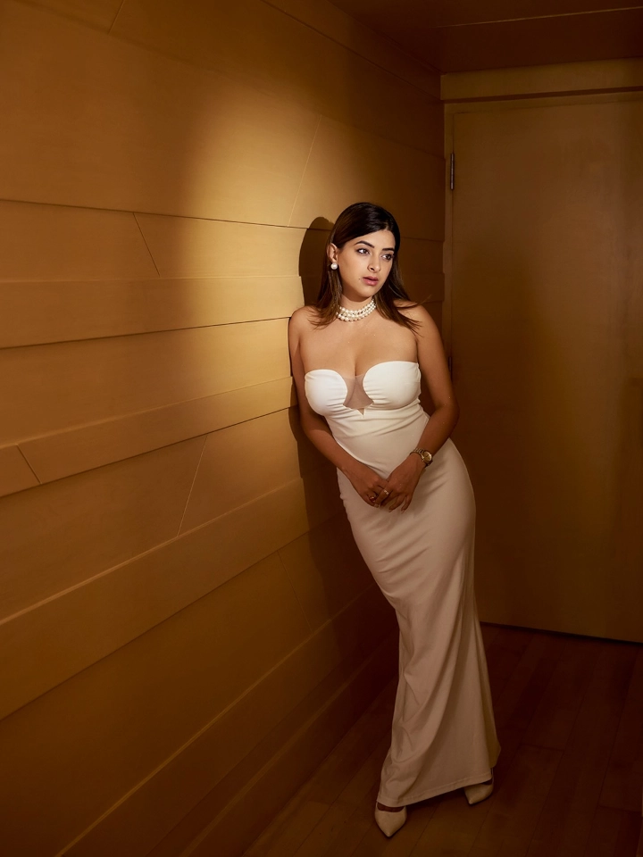 Ayushi Shekhawat in Extreme Hot Western Outfit