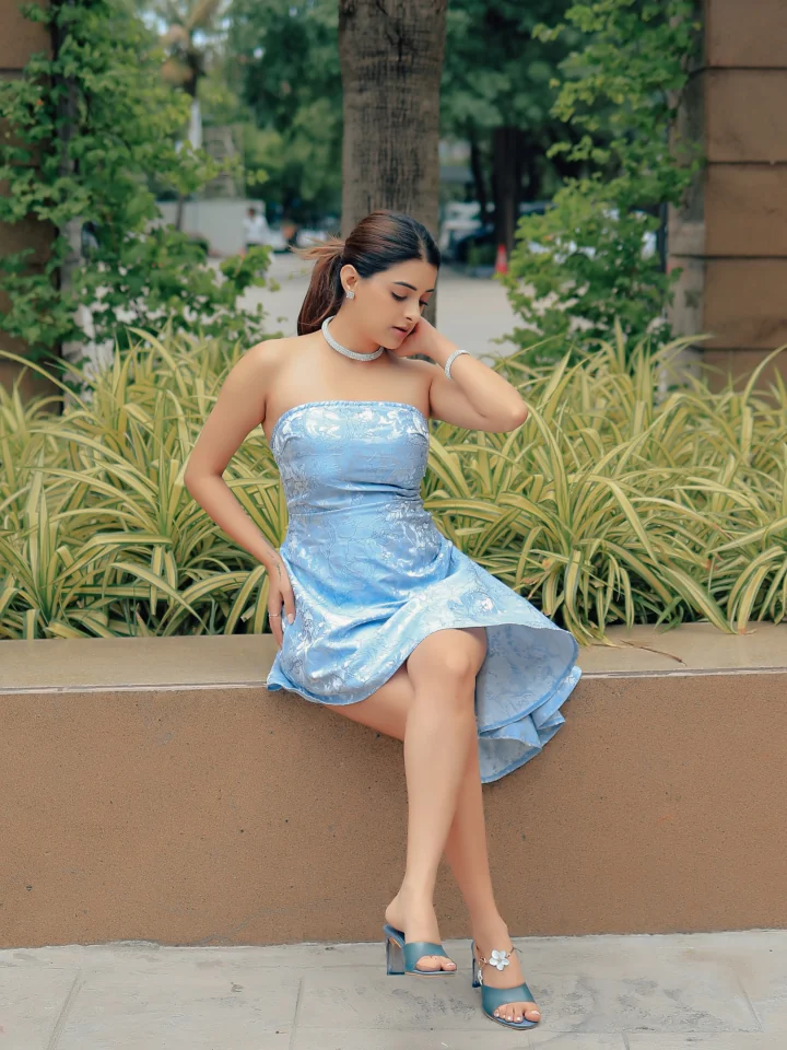 Ayushi Shekhawat showing off her gorgeous legs