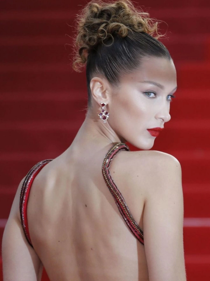 Bella Hadid beautiful back