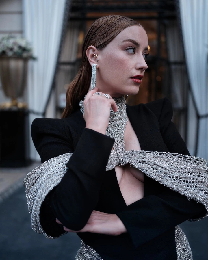 Hazal Kaya Hot & Spicy Image