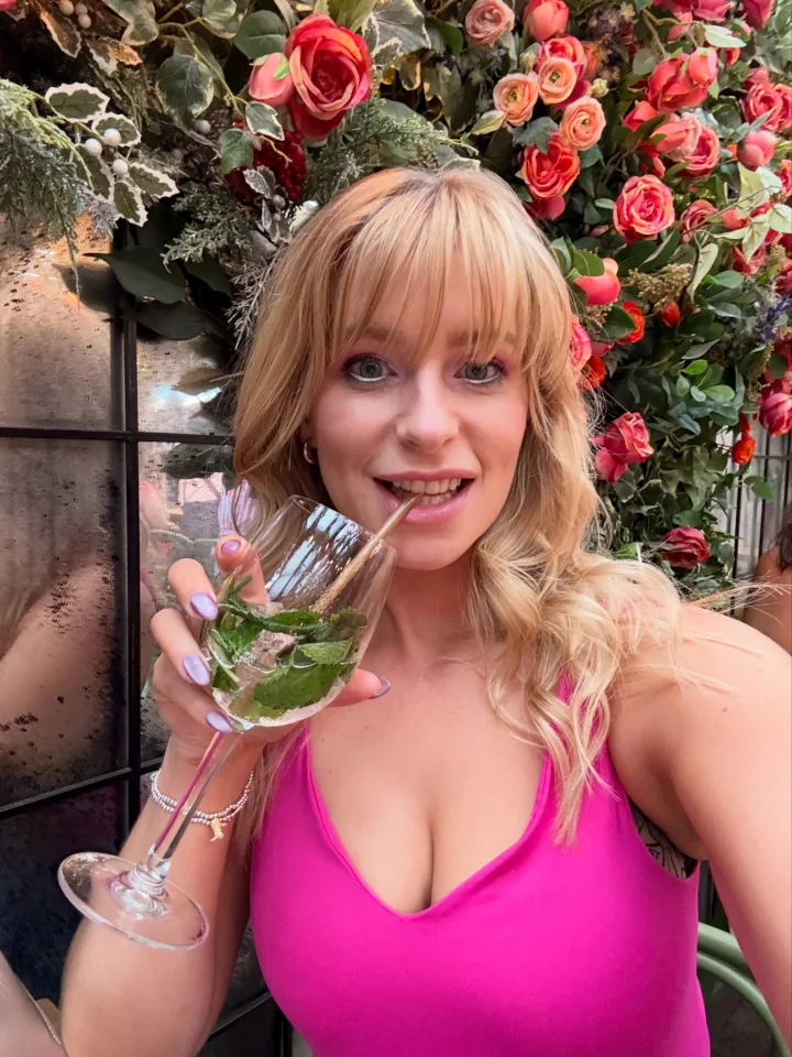 Jess Davies Instagram Images