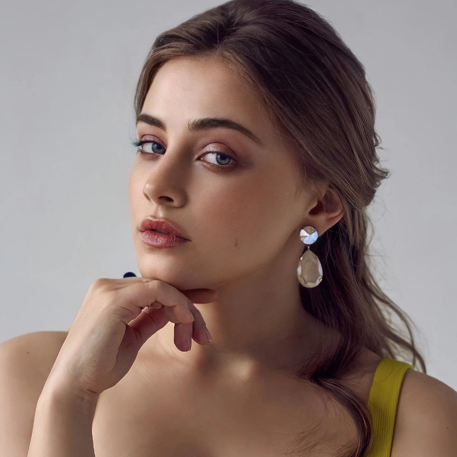 Josephine Langford Absolute Cute Image