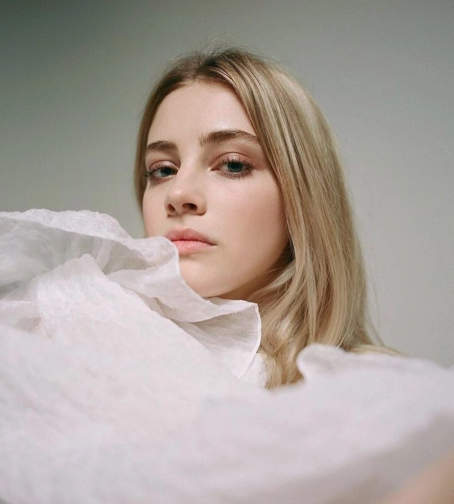 Josephine Langford Beauty