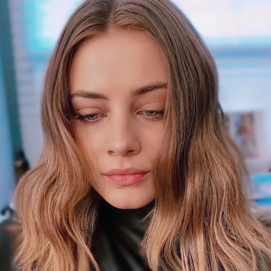 Josephine Langford Cute and Lovely Image