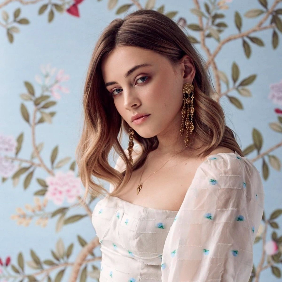 Josephine Langford Hot Image