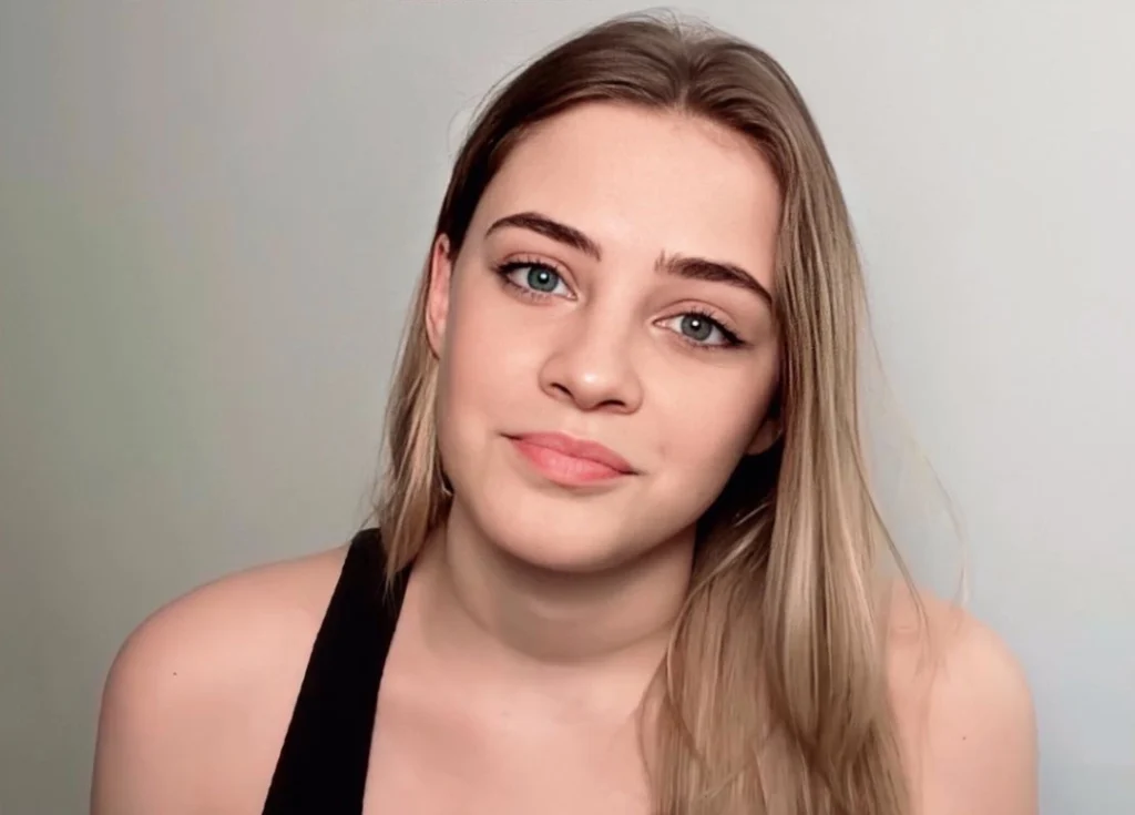 Josephine Langford Net Worth
