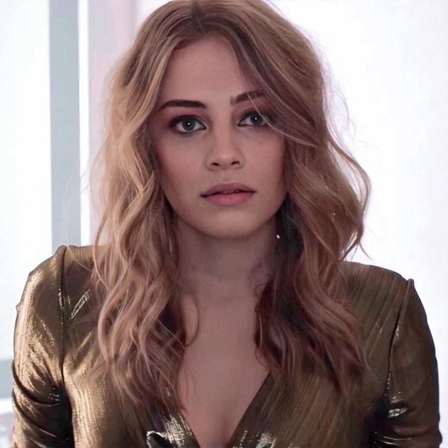 Josephine Langford Weight