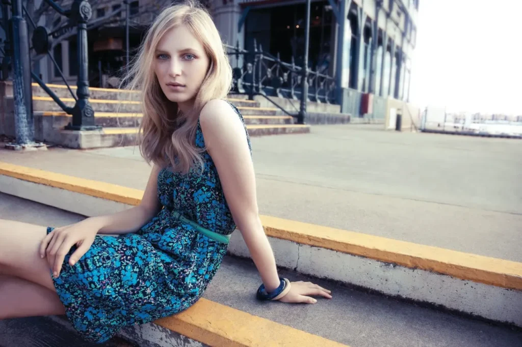 Julia Nobis Age
