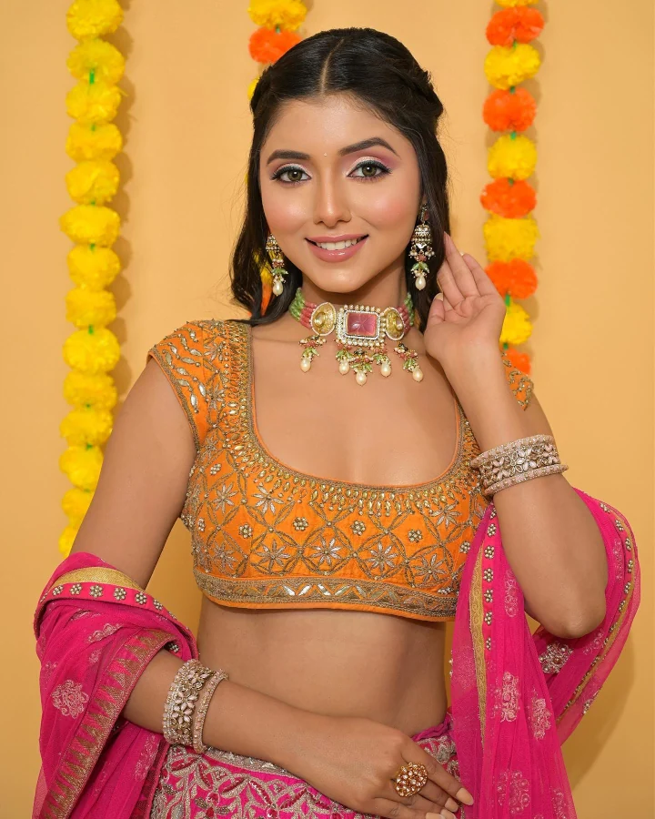 Khushi Mali Hot Looks in Indian Attire