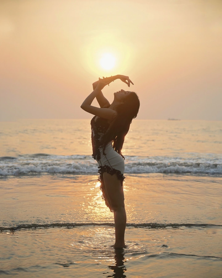 Khushi Mali Hottest Body Figure