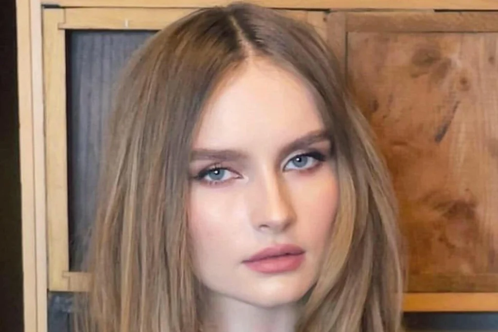 Olivia DeJonge Age