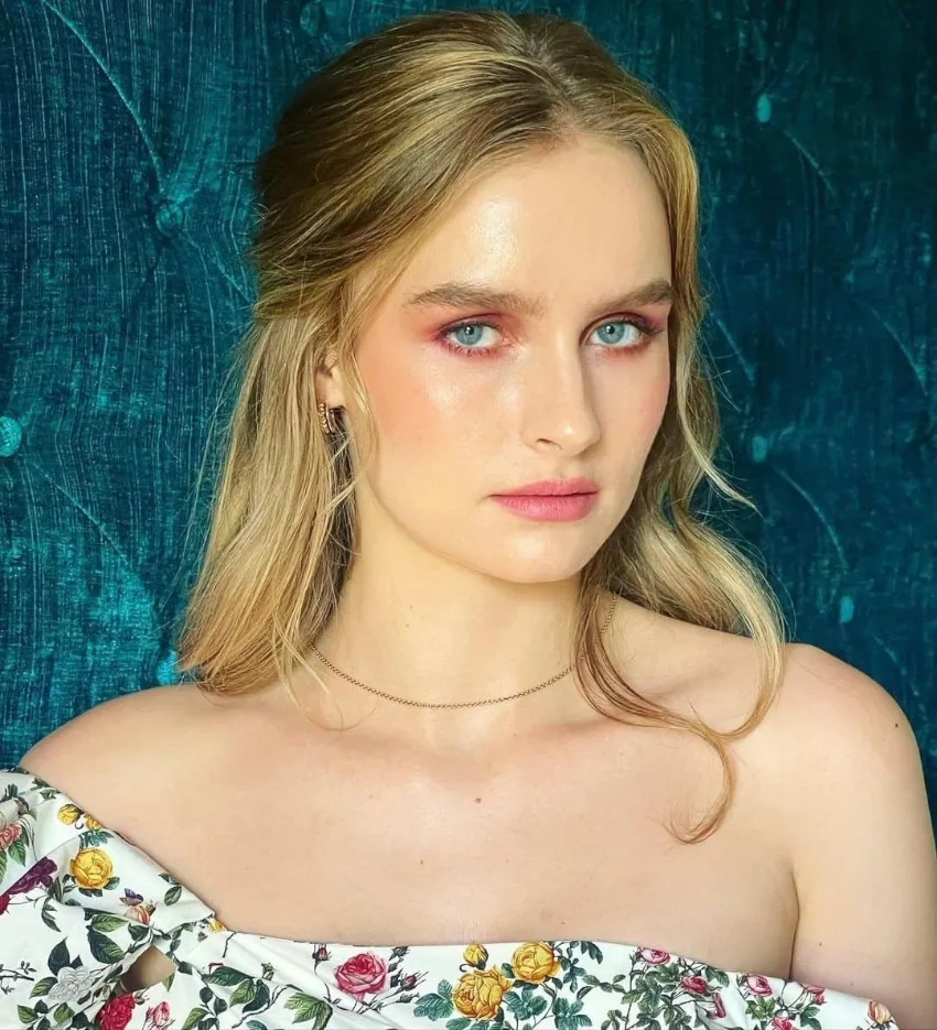 Olivia DeJonge Beautiful Eyes