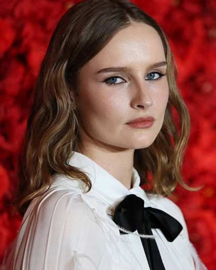 Olivia DeJonge Facebook Images