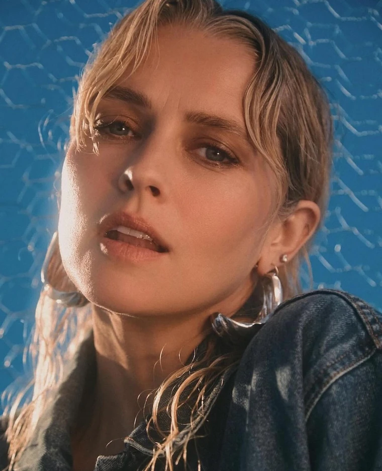 Teresa Palmer in The Family Next Door
