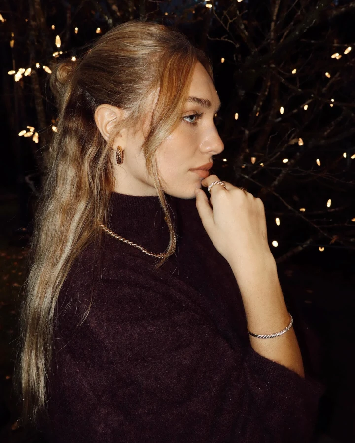 Maddie Ziegler Beautiful Back Image