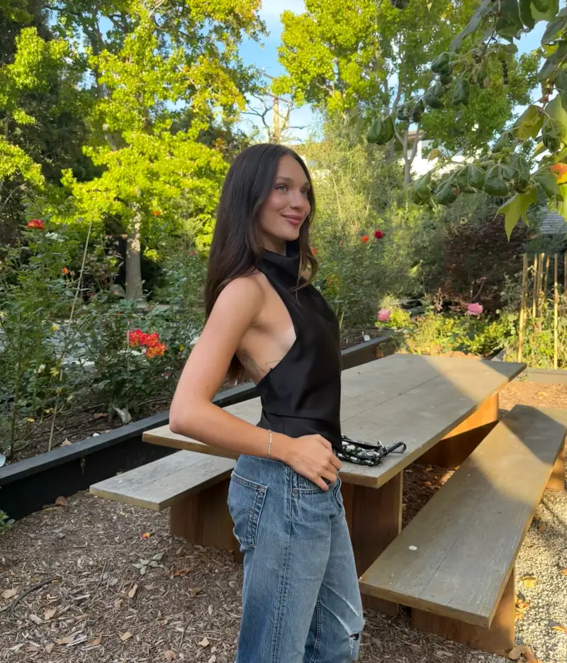 Maddie Ziegler Visiting a Local Garden