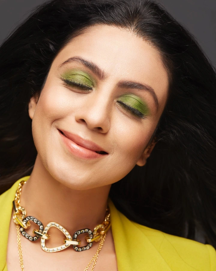 Manasi Parekh Cute Smile