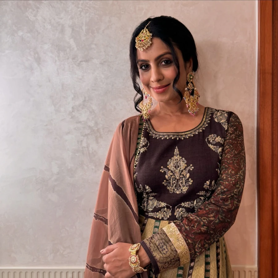 Manasi Parekh Gorgeous Indian Looks