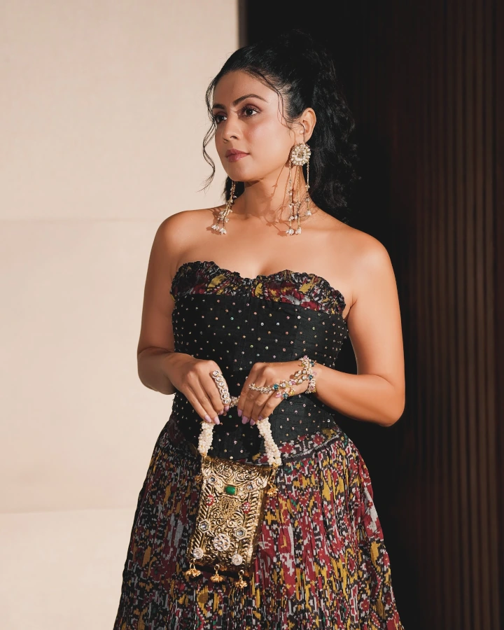Manasi Parekh Hot Curvy Body