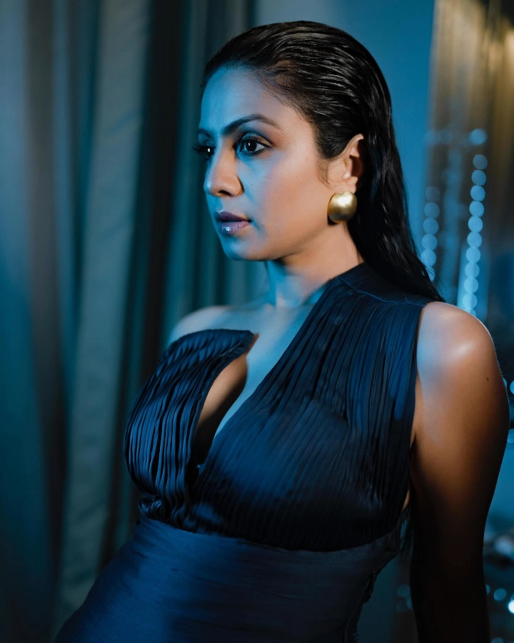 Manasi Parekh Hottest and Cutest Cleavage Shown Ever