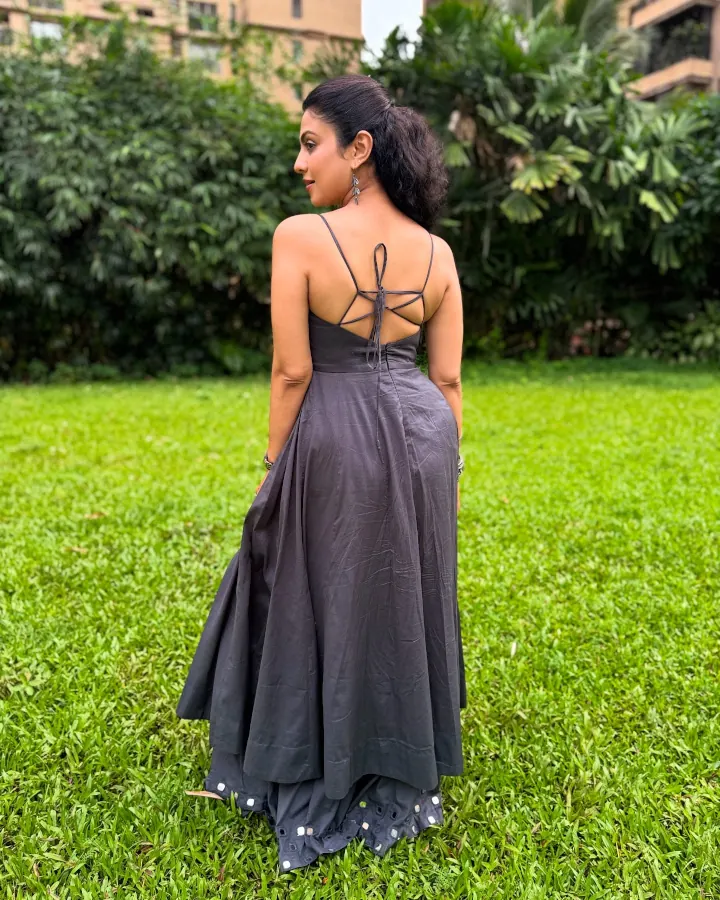 Manasi Parekh Latest Beautiful Backless Image