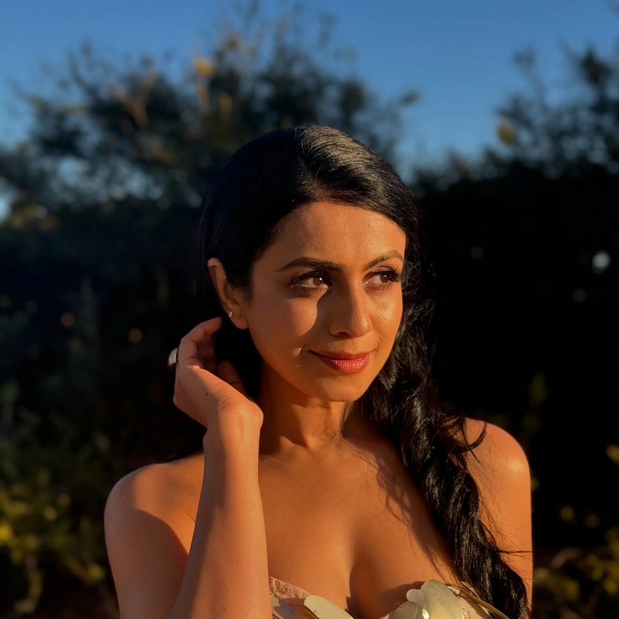 Manasi Parekh Sun Kissed Image