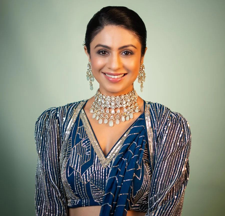 Manasi Parekh has beautiful Dark Brown eyes