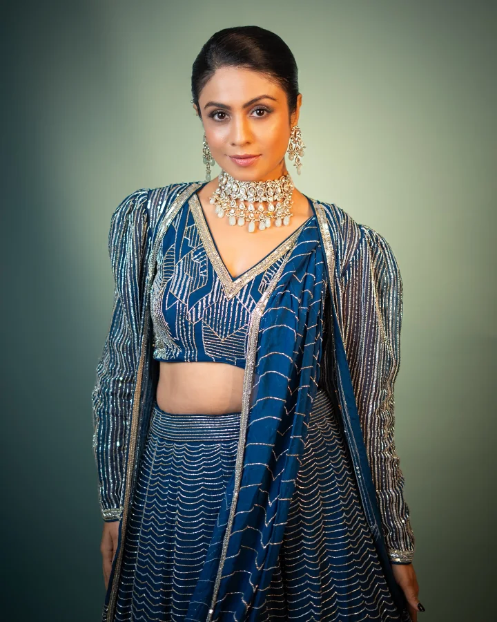 Manasi Parekh in a Hot Indian Traditional Dress Ever