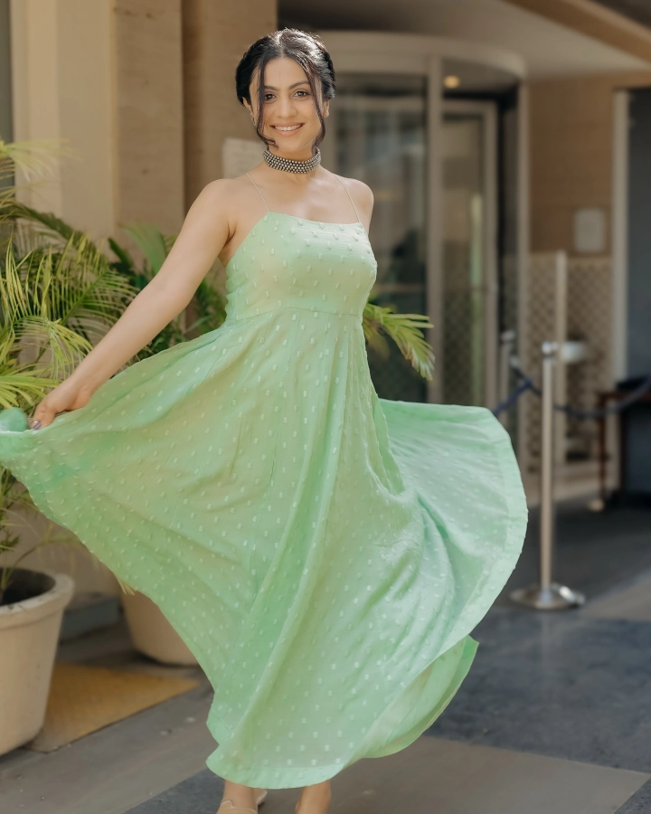 Manasi Parekh is a Gorgeous Indian Actress & a Beautiful Model