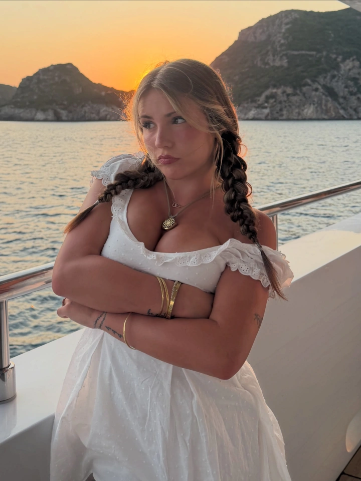 Piper Rockelle Hot Deep Cleavage