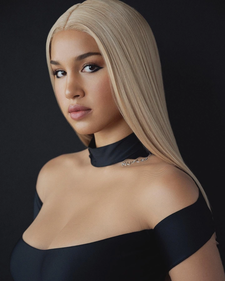 Sofia Wylie Hot Image