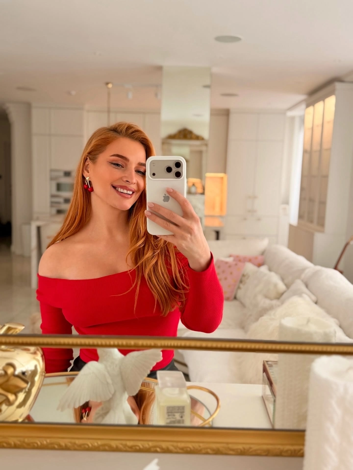 Tatiana Kotova Cute Pose for Image