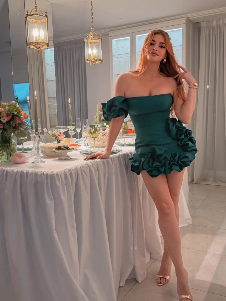 Tatiana Kotova Deepest Cleavage Shown Ever