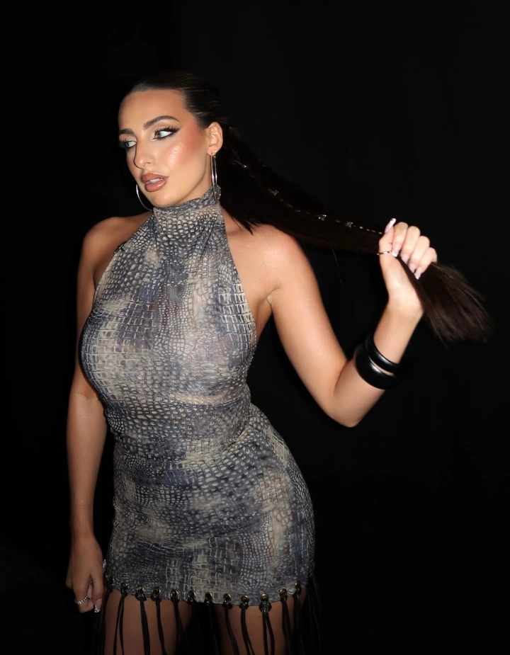 Toni Laites Hottest Body Figure