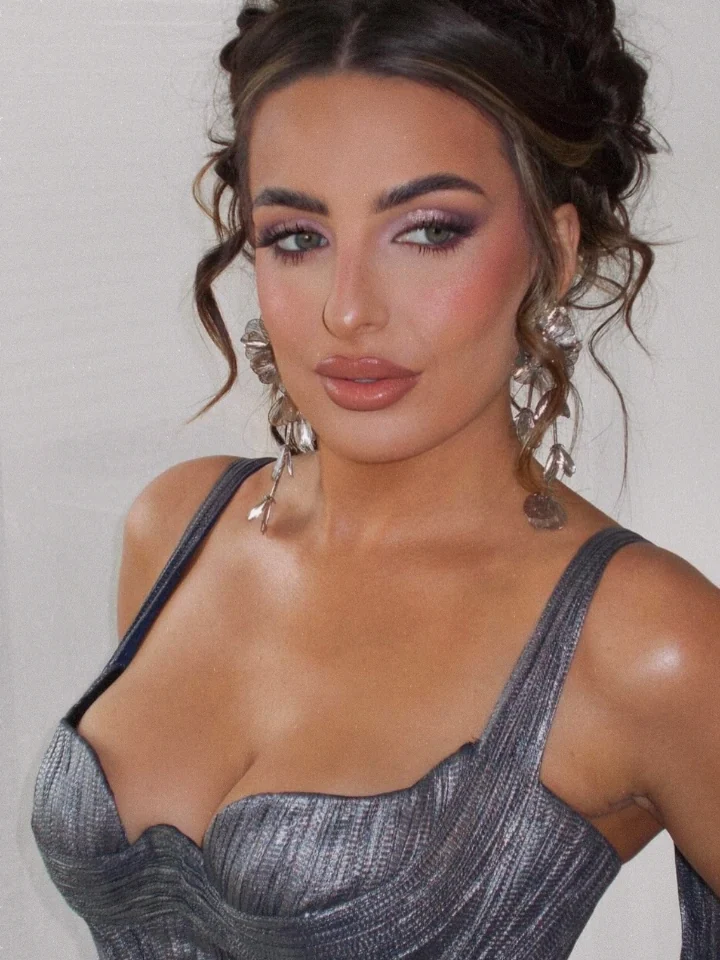 Toni Laites Hottest Looks