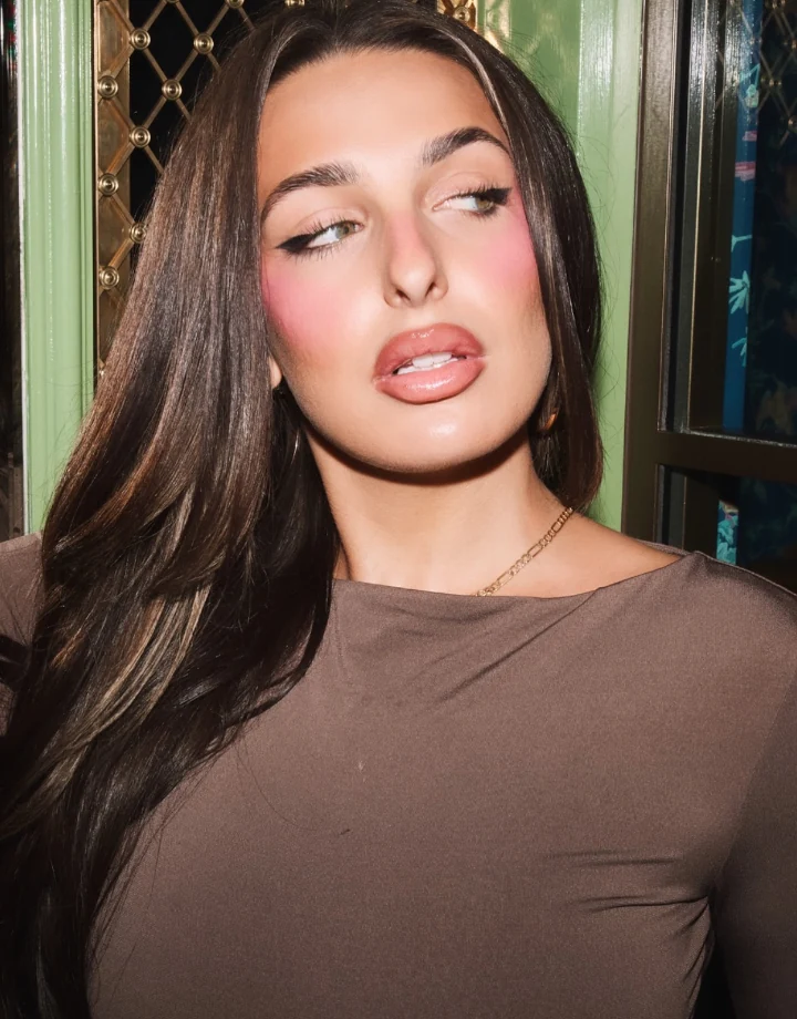 Toni Laites Instagram Images