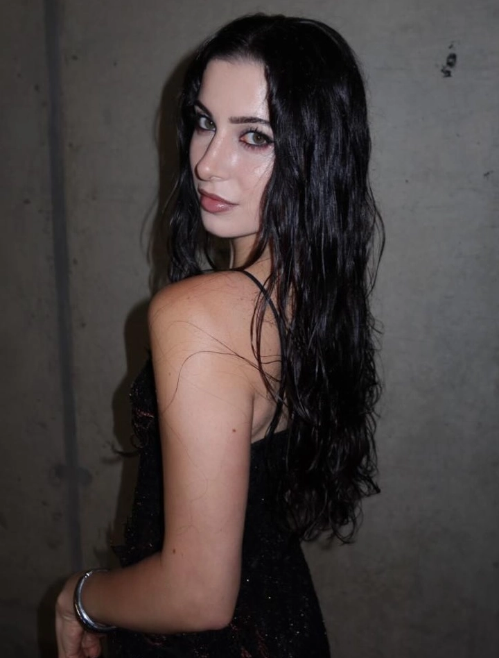 Yasmin Pettet Gorgeous Back
