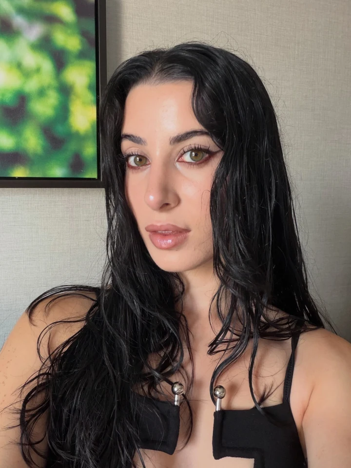 Yasmin Pettet Gorgeous Looks