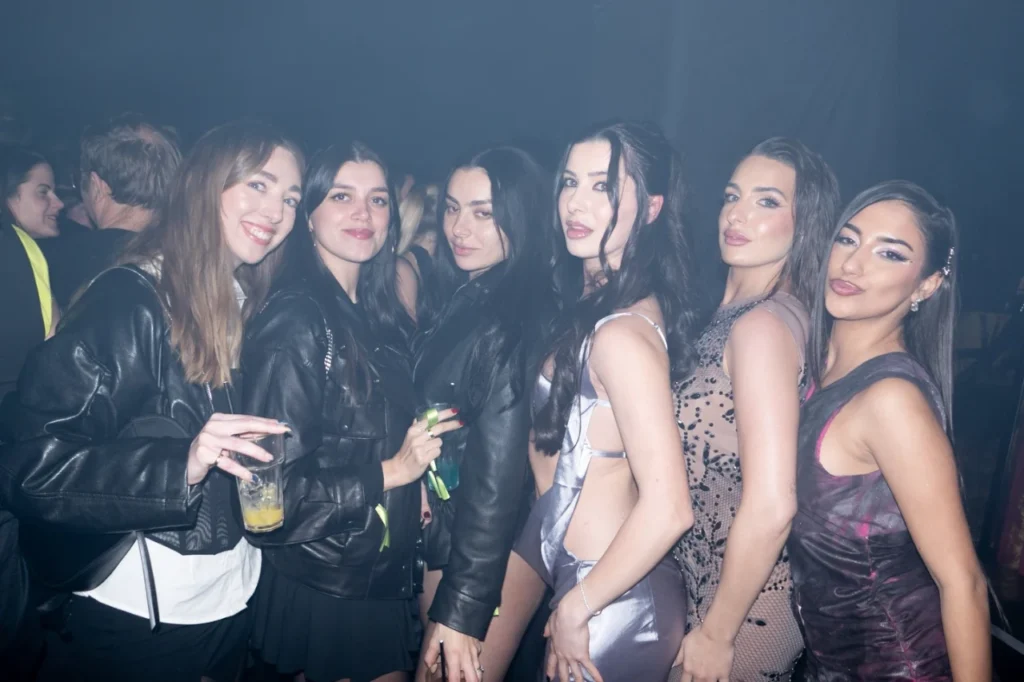 Yasmin Pettet and her Friends